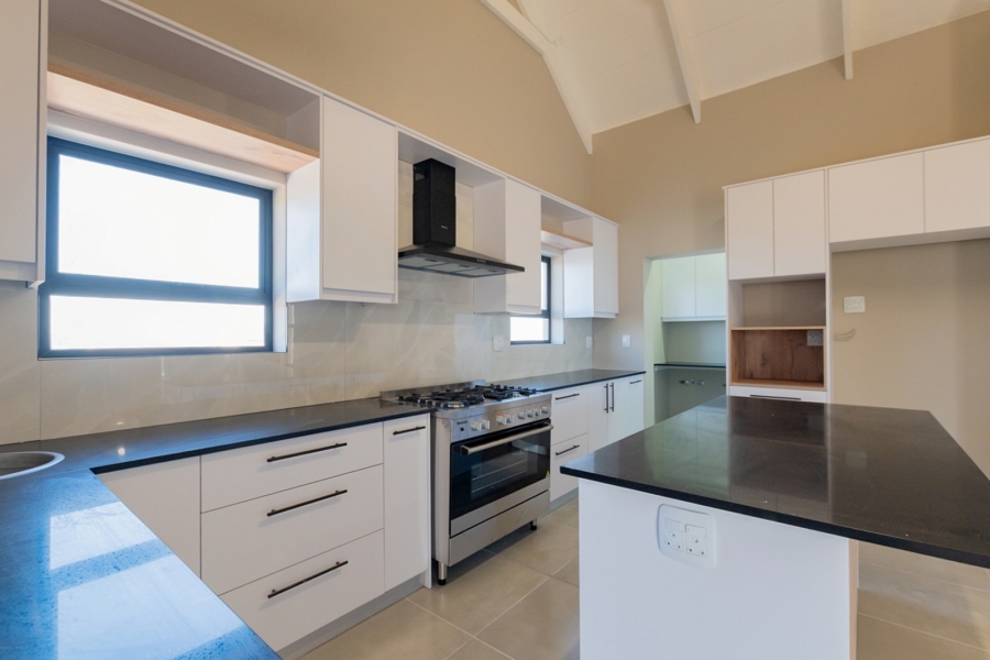 3 Bedroom Property for Sale in Hoogland Western Cape